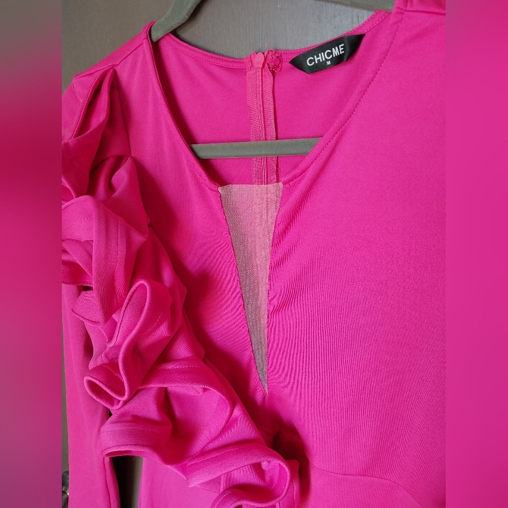 Pink Ruffled V-Neck Long Sleeve Cocktail Dress - Picture 4 of 6
